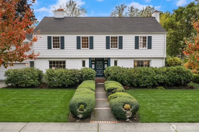 Property photo for 5525 Ne Penrith Road, Seattle