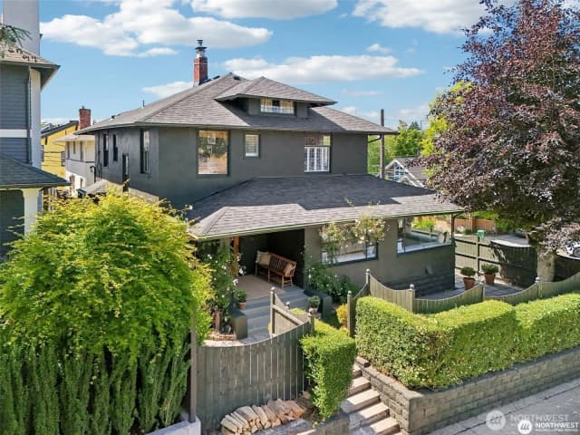Property photo for 2233 2nd Avenue W, Seattle