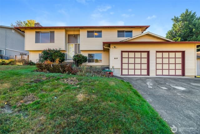 Property photo for 817 S 28th Court, Renton