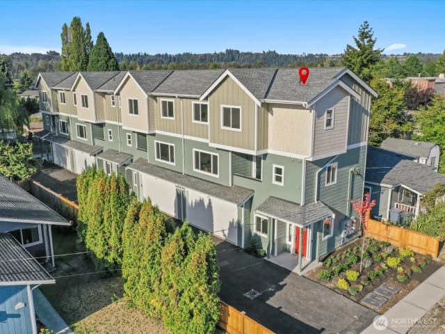 Property photo for 215 Corrin Avenue Nw #b, Orting