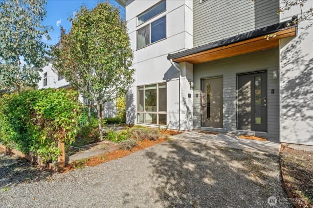 Property photo for 4270 S Greenbelt Station Drive, Seattle