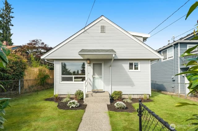 Property photo for 724 N 104th Street, Seattle