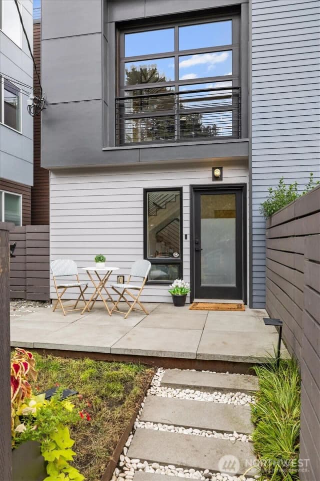 Property photo for 146 21st Avenue E #b, Seattle