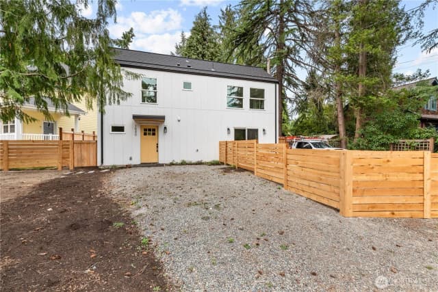 Property photo for 1540 Ne 113th Street, Seattle