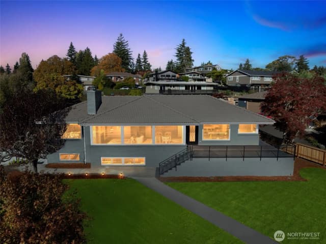 Property photo for 10650 Marine View Drive Sw, Seattle