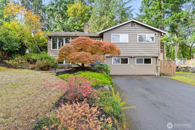 Property photo for 17015 32nd Avenue Ne, Lake Forest Park
