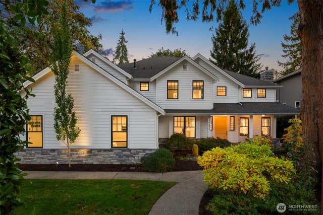 Property photo for 10475 Se 23rd Street, Bellevue