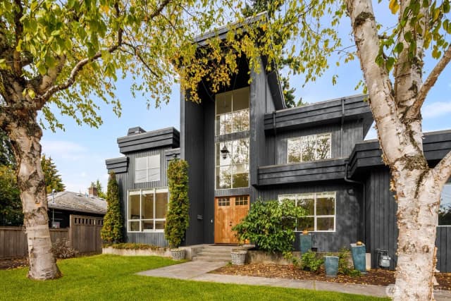 Property photo for 4922 Sw Hudson Street, Seattle