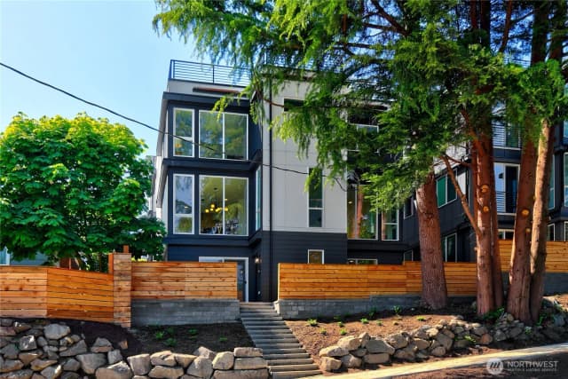 Property photo for 627 A W Emerson Street, Seattle