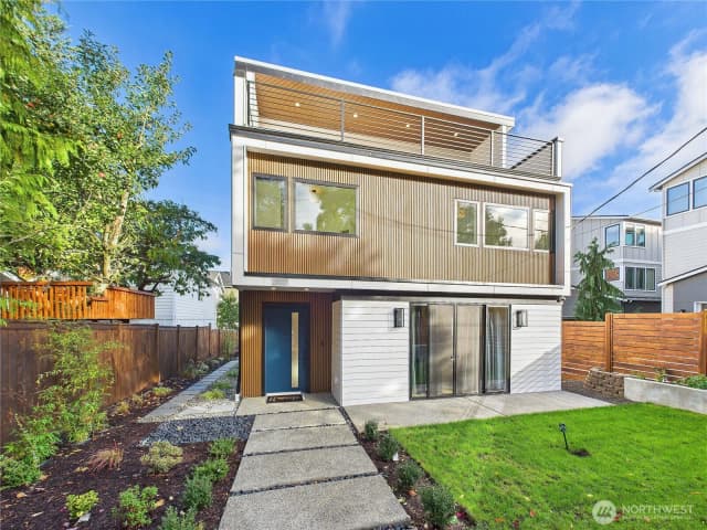 Property photo for 2810 2808 E Howell St, Seattle