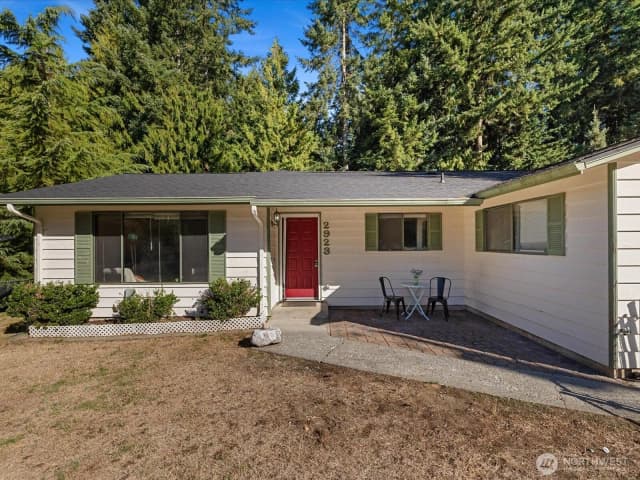 Property photo for 2923 Lakeview Way, Langley
