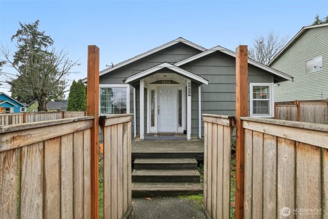 Property photo for 1755 Ne 89th Street, Seattle