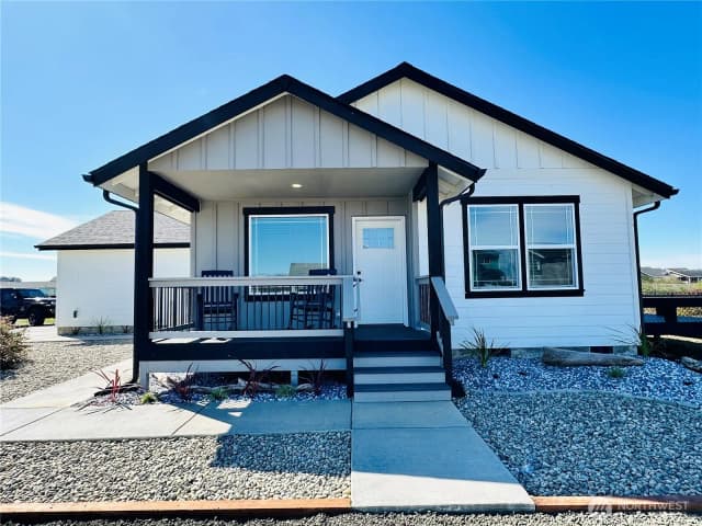 Property photo for 400 Malibu Street Sw, Ocean Shores
