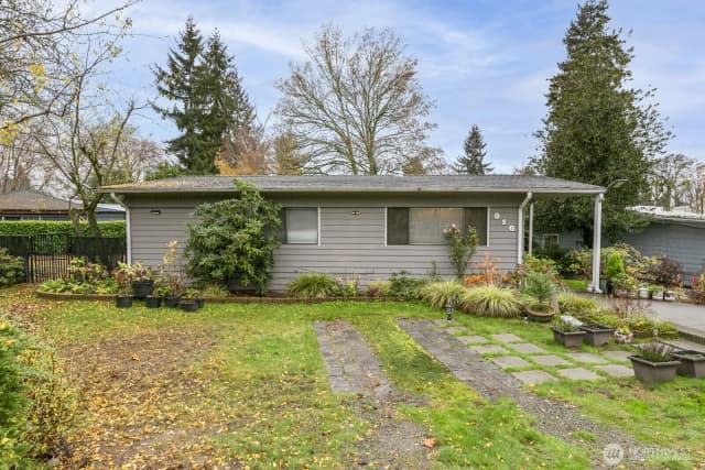 Property photo for 916 Ferndale Circle Ne, Renton