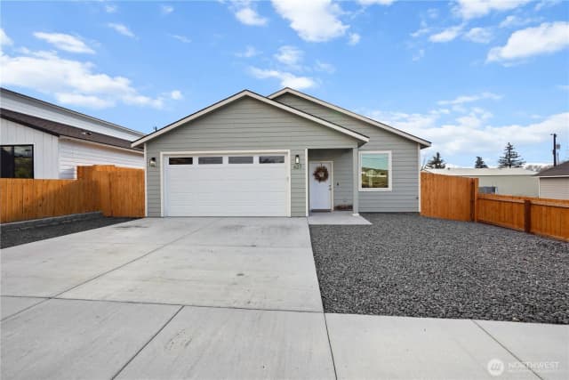 Property photo for 627 Ne 3rd Avenue, Soap Lake