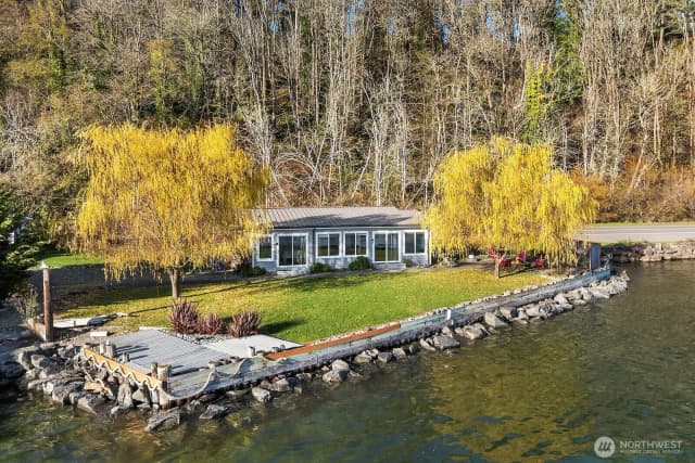 Property photo for 24410 Vashon Highway Sw, Vashon