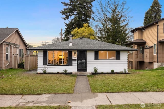 Property photo for 2108 Summit Avenue #3, Everett