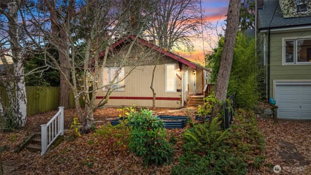 Property photo for 4338 Sw Willow Street, Seattle