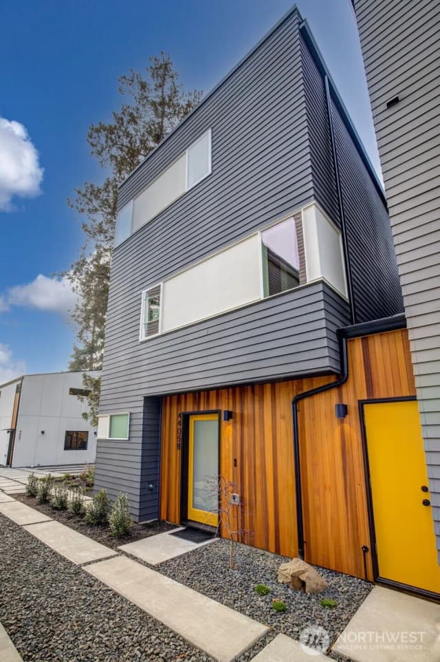Property photo for 4405 B S Holly Street, Seattle