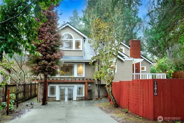 Property photo for 15810 Se 13th St, Bellevue