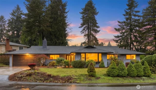 Property photo for 12544 Se 16th Street, Bellevue