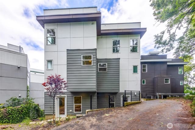 Property photo for 1015 Sturgus Avenue S #a, Seattle