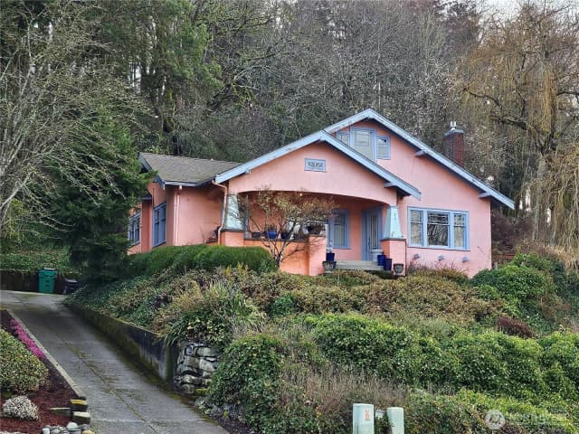 Property photo for 1130 East Bay Drive Ne, Olympia