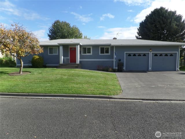 Property photo for 32 Ne Tremont Drive, College Place