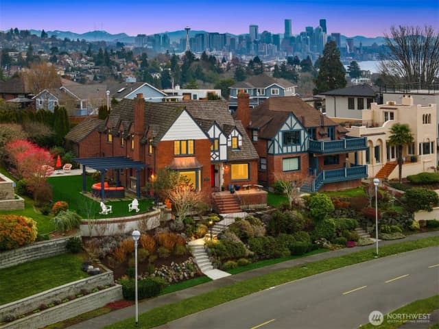 Property photo for 2256 W Viewmont Way W, Seattle