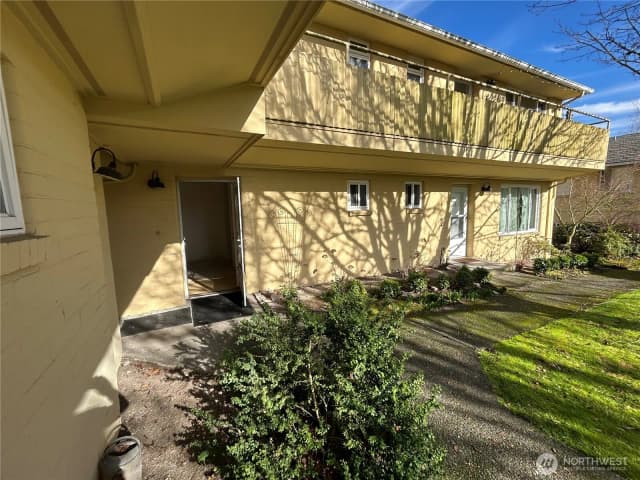 Property photo for 4717 Terrace Drive Ne #4717, Seattle