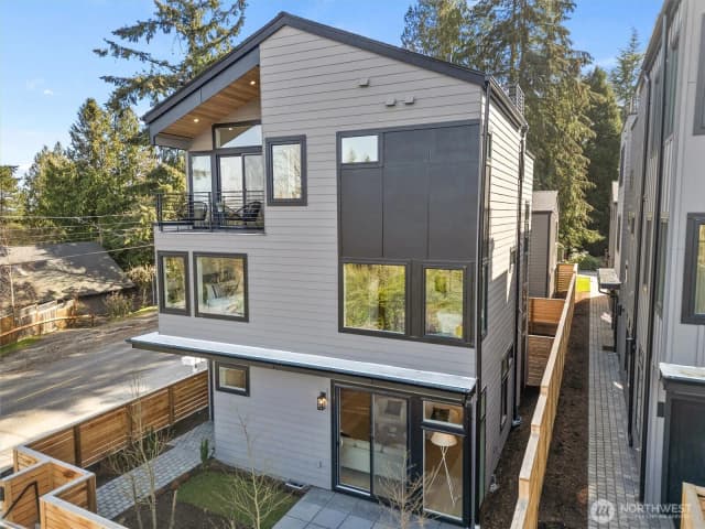 Property photo for 1261 Ne 100th Street, Seattle