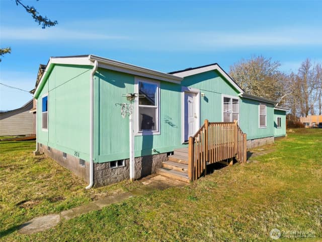 Property photo for 208 Ne 2nd Street, Long Beach