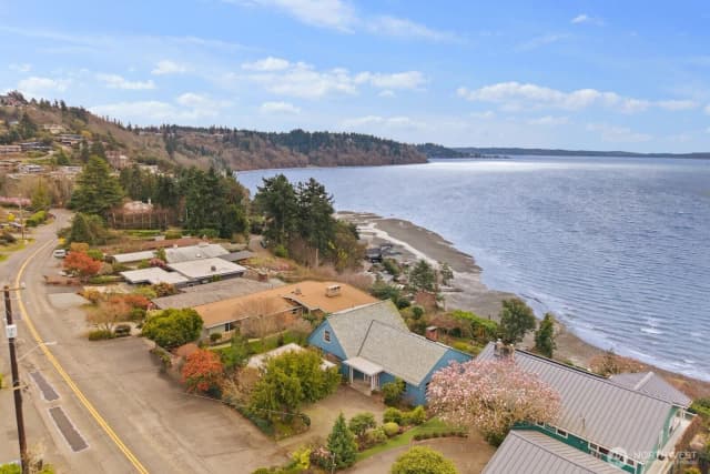 Property photo for 12249 Shorewood Drive Sw, Burien