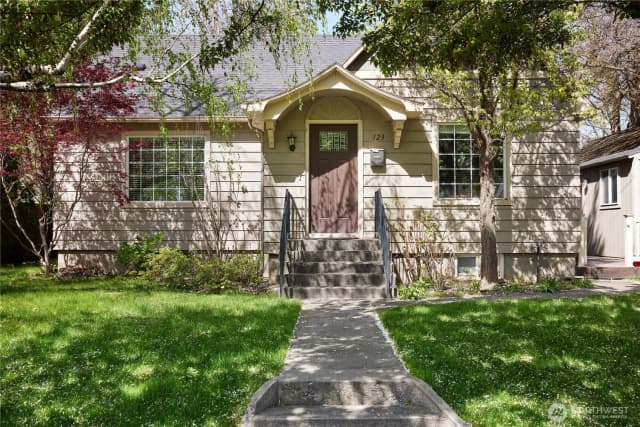 Property photo for 123 E Maple Street, Walla Walla