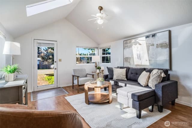 Property photo for 12406 2nd Place Sw, Seattle