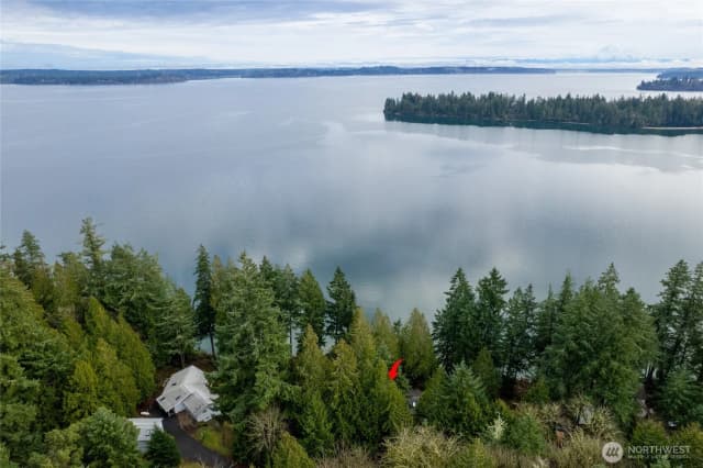 Property photo for 909 Lorenz Road Nw, Lakebay