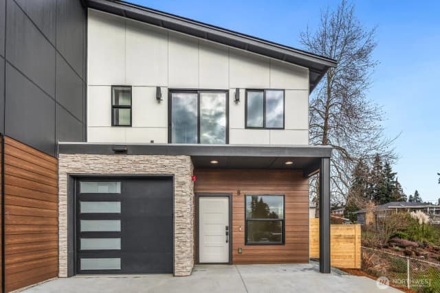 Property photo for 910 S 138th Street #b, Burien