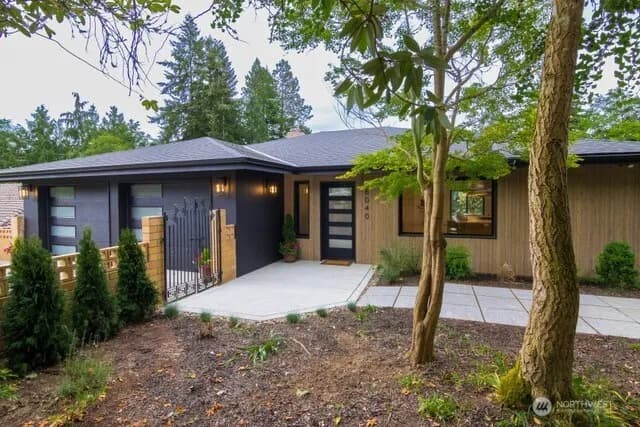 Property photo for 16040 36th Avenue Ne, Lake Forest Park