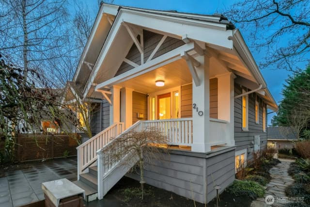 Property photo for 210 W Mcgraw Street, Seattle