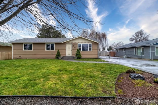Property photo for 446 Holly Street, Walla Walla