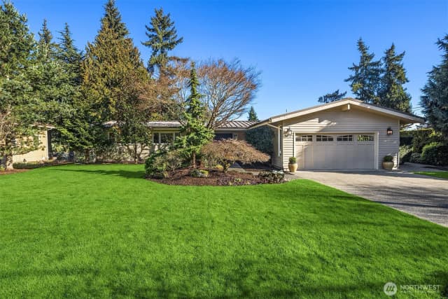 Property photo for 2414 79th Avenue Ne, Medina