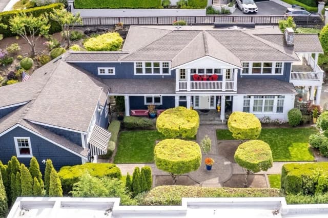 Property photo for 10207 Ne 60th Street, Kirkland