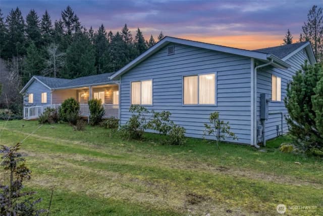 Property photo for 15326 Scenic Shores Drive Se, Yelm