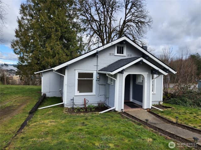 Property photo for 618 Fairmount Avenue, Shelton