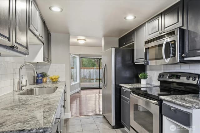 Property photo for 1596 Aberdeen Court Se, Renton