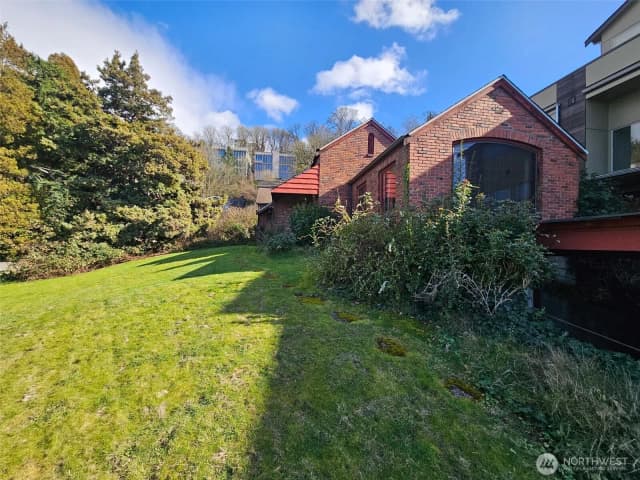 Property photo for 1603 Lakeview Boulevard E, Seattle
