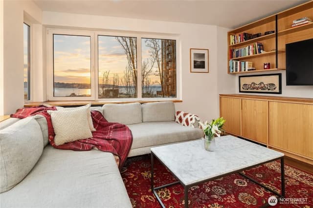 Property photo for 2504 Western Avenue #422, Seattle