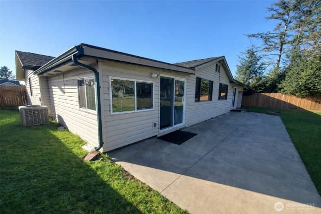 Property photo for 198 Octopus Avenue Ne, Ocean Shores