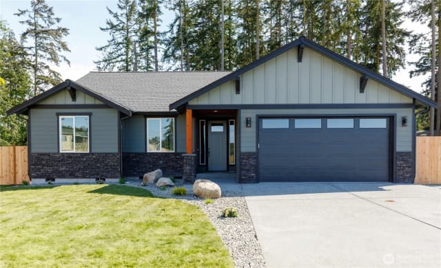 Property photo for 926 Nw Shire Street, Oak Harbor