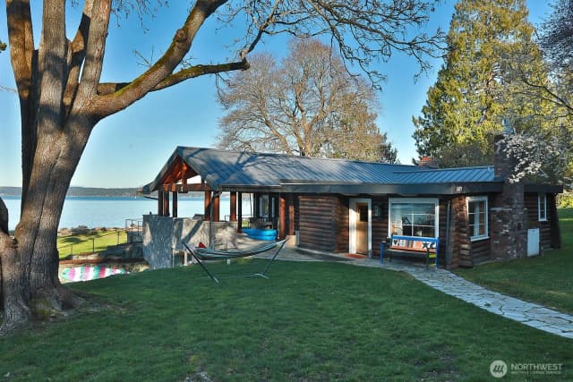 Property photo for 689 Kellogg Lane, Oak Harbor